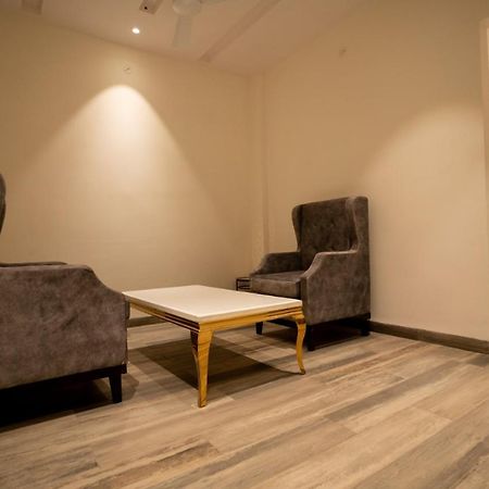 Hotel Smily Ludhiana Zewnętrze zdjęcie