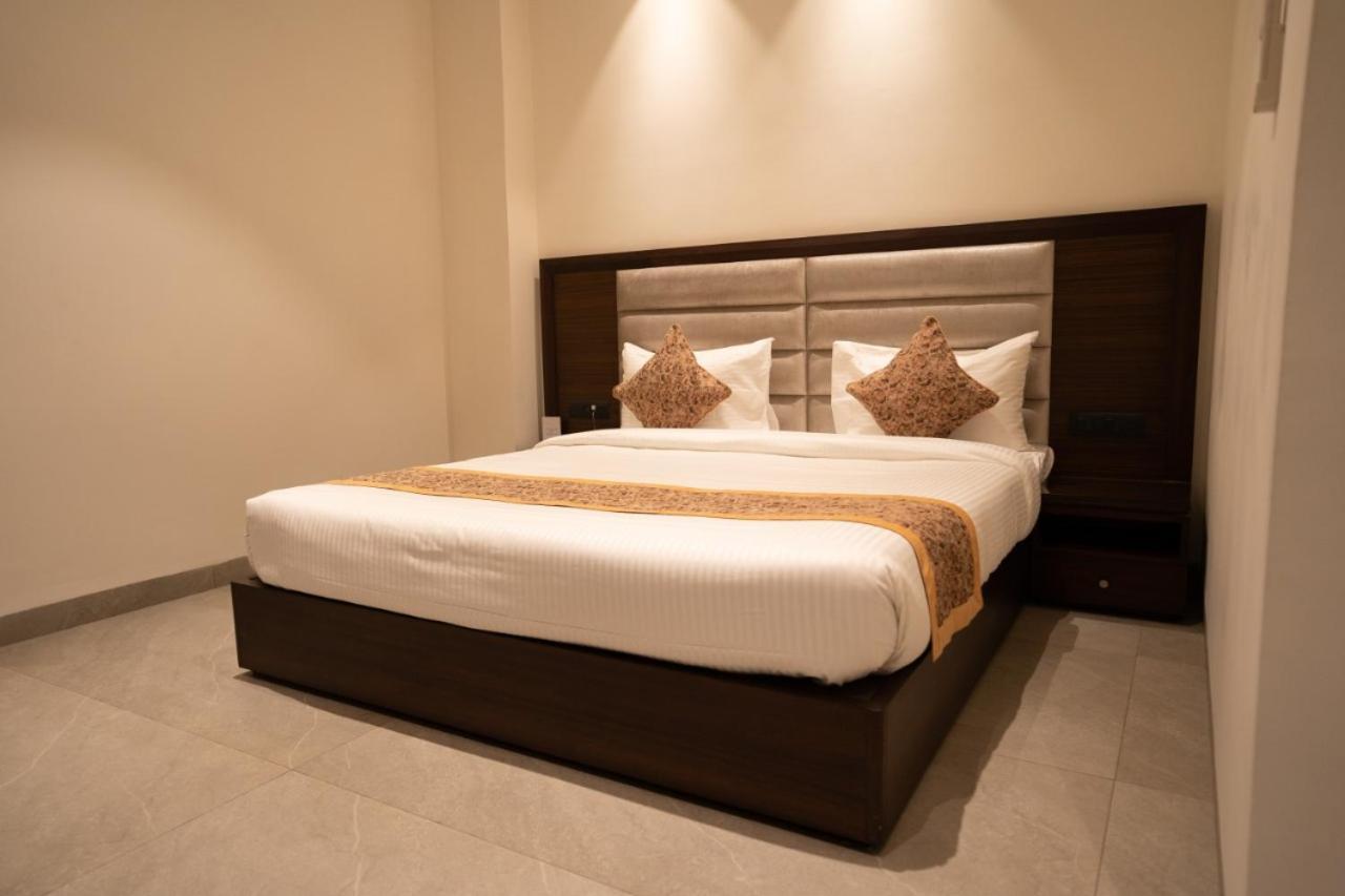 Hotel Smily Ludhiana Zewnętrze zdjęcie