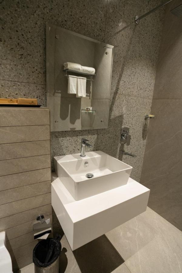 Hotel Smily Ludhiana Zewnętrze zdjęcie