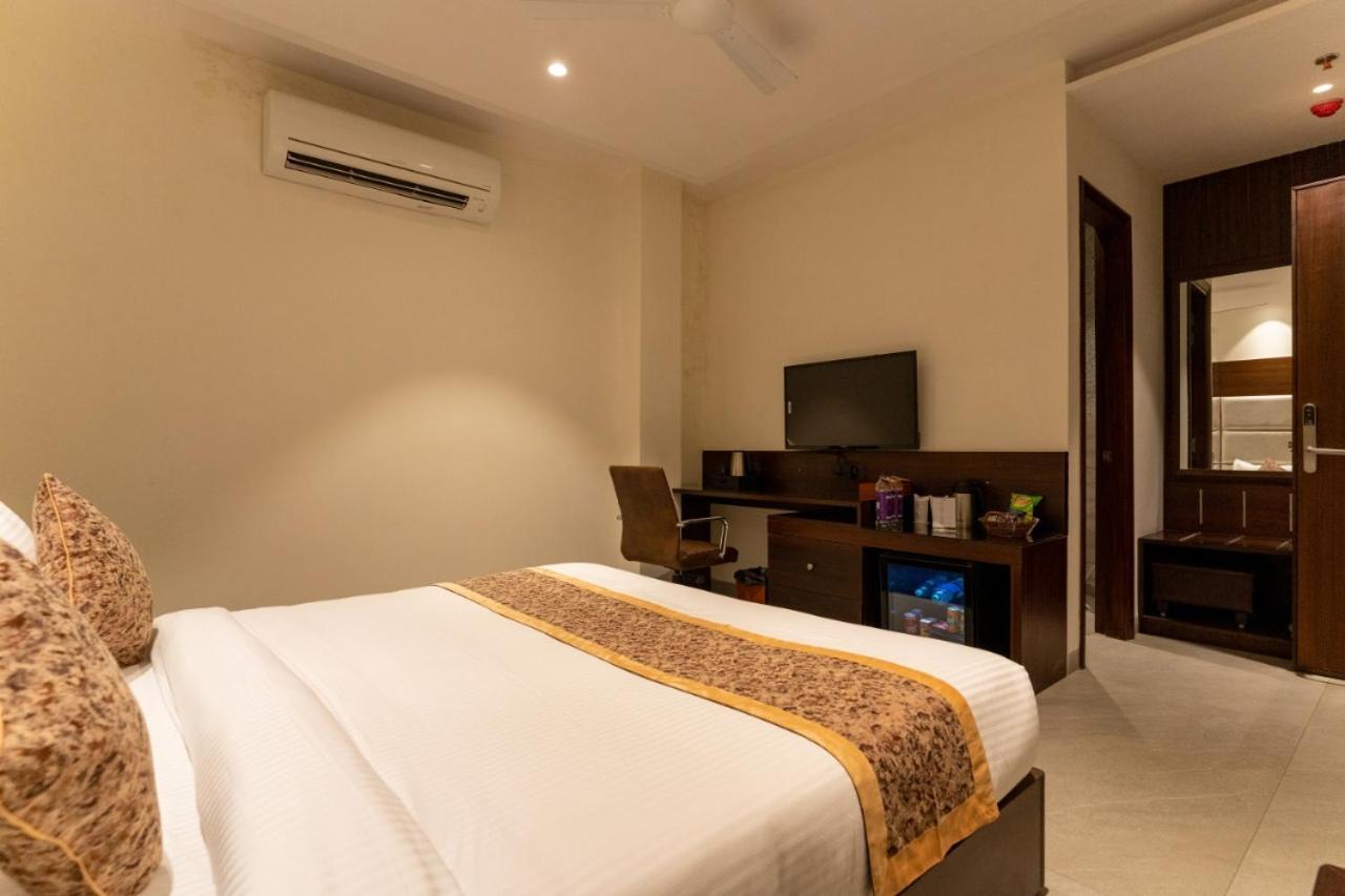 Hotel Smily Ludhiana Zewnętrze zdjęcie