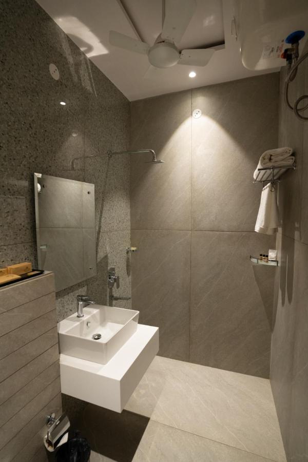 Hotel Smily Ludhiana Zewnętrze zdjęcie