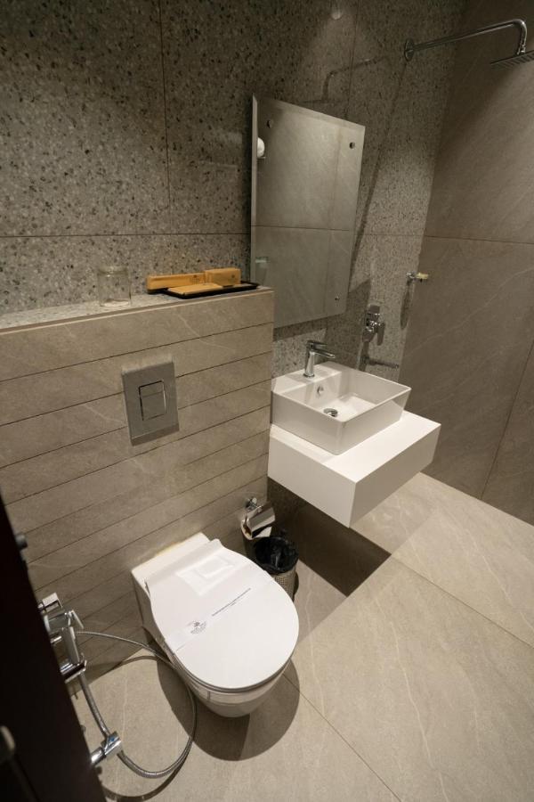Hotel Smily Ludhiana Zewnętrze zdjęcie