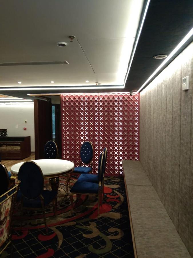 Hotel Smily Ludhiana Zewnętrze zdjęcie