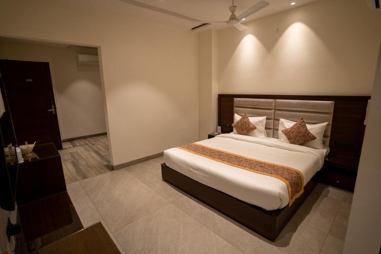 Hotel Smily Ludhiana Zewnętrze zdjęcie