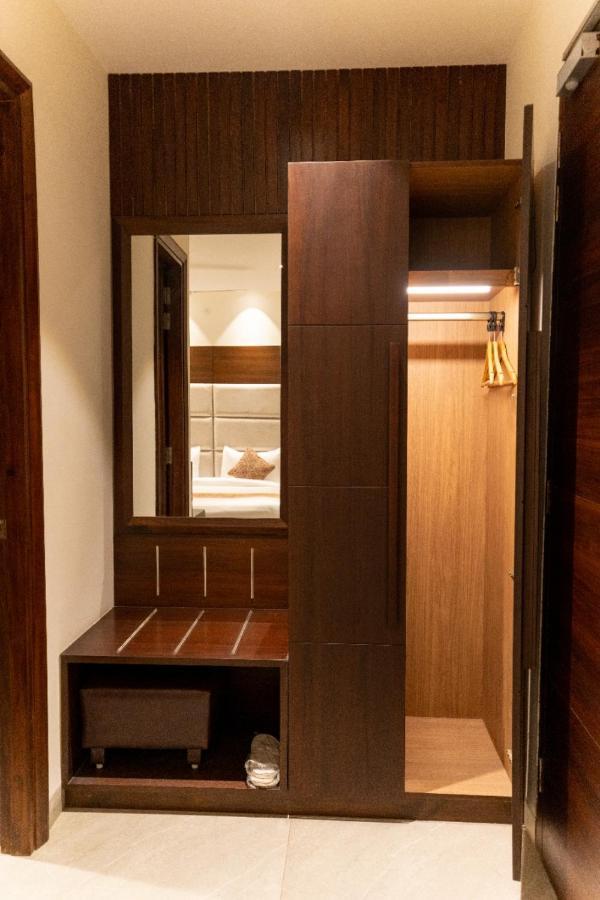 Hotel Smily Ludhiana Zewnętrze zdjęcie