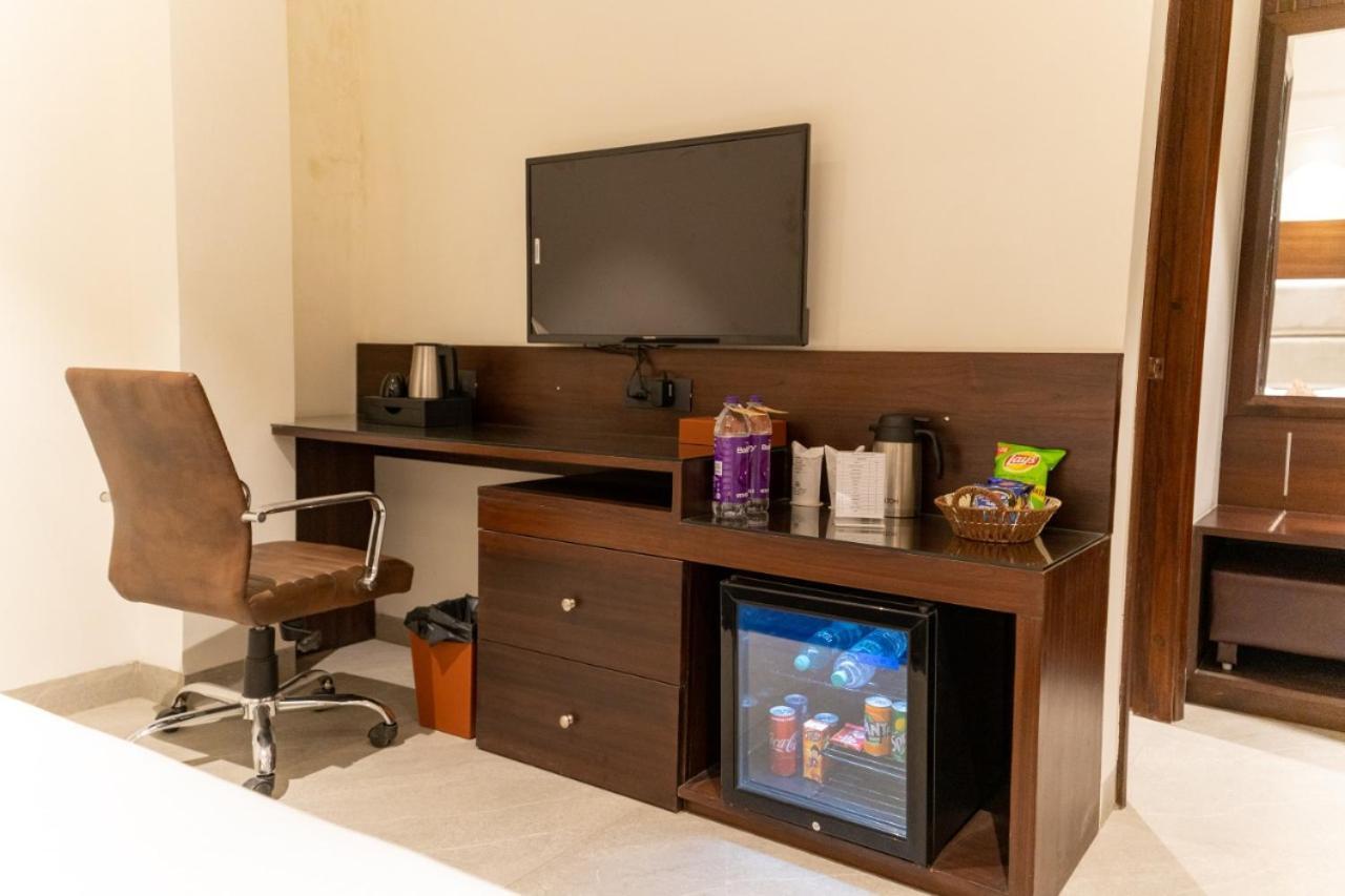 Hotel Smily Ludhiana Zewnętrze zdjęcie